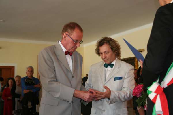 media/k2/galleries/3795/thumbs/02-SCAMBIAMO_GLI_ANELLI.jpg