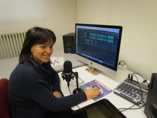 media/k2/galleries/12622/thumbs/Monica_Cigolla_radio.jpg