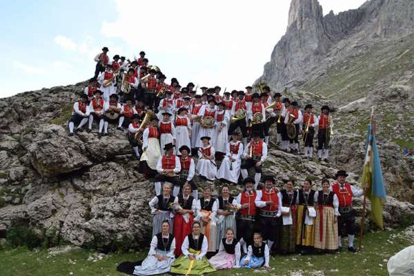 La Musega de Poza a I Sons de la Dolomites sun Vael
