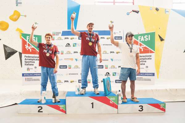 L podium di ëi da man ciancia: Filip Schenk, Michael Piccolruaz y Pietro Vidi (Foto: Fasi)
