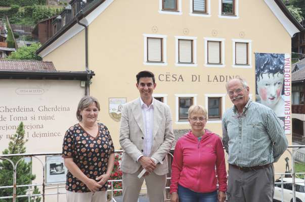 Luca Guglielmi anconta la Union Generela di Ladins dla Dolomites