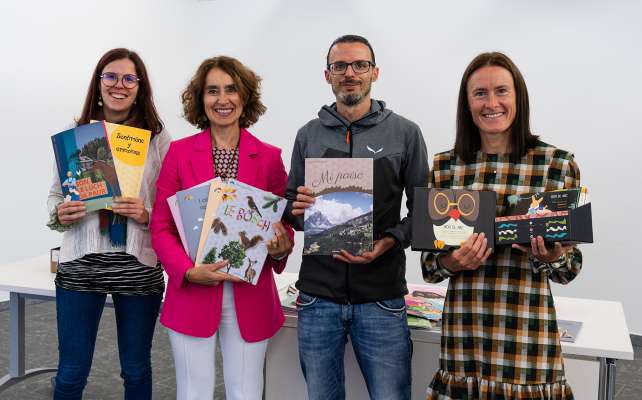 Gran ligrëza cun le material didatich nü. Dmc él la colaboradëssa Sara Ploner, la direturia dl Ciamp pedagogich Maria Kostner, le colaboradú Bruno Ferdigg y la colaboradëssa y coordinadëssa dl proiet Veronica Rubatscher.
