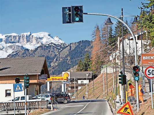 Per l’autovelox de Brenta rua la denun­zia a Capocomun e polizia de Comun da l’associazion Altvelox.
