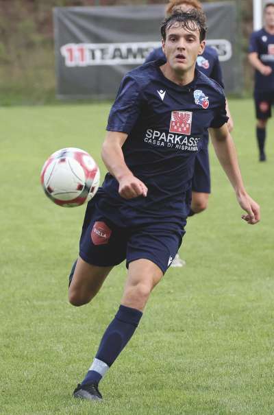 Alex Unterkircher à fat l ultim y cuarto gol dla partida contra l Latzfons Verdings.
