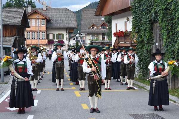 La Musiga da Rina ite en Braies.
