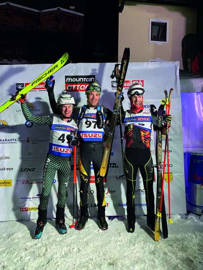 Alex Oberbacher prim pra la Mountain Attack a Saalbach, dan ai doi austriacs Christof Hochenwarter, segondo, y Samuel Eisl, terzo. (Foto: Mountain Attack)
