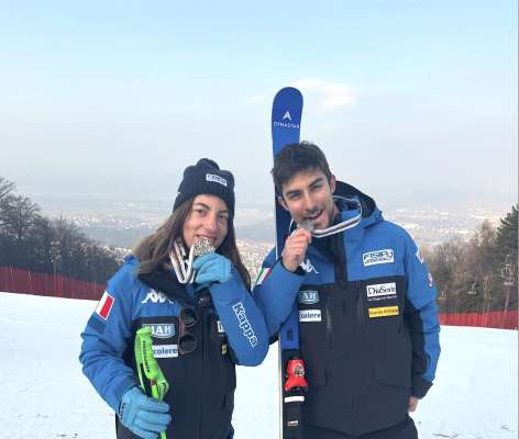 Chiara Mazzel e Fabrizio Casal con la medaa de arjent. (foto Marko Pigac)
