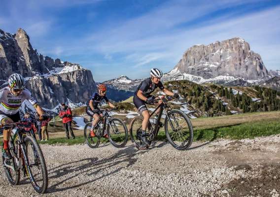 Chëst ann saràl la 15ejima edizion dla garejeda de rodes da mont Hero Südtirol. (Foto: Freddy Planinsheck)
