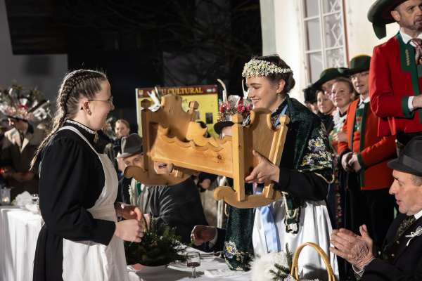 La »Noza da Paur« alza fora les usanzes y sües particolarités. foto: Freddy Planinschek
