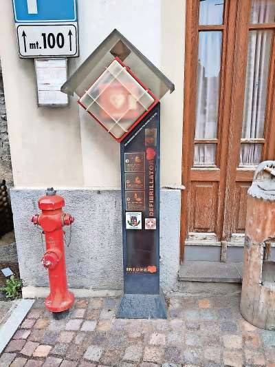 media/k2/galleries/29416/thumbs/defibriladou_foliet_web.jpg