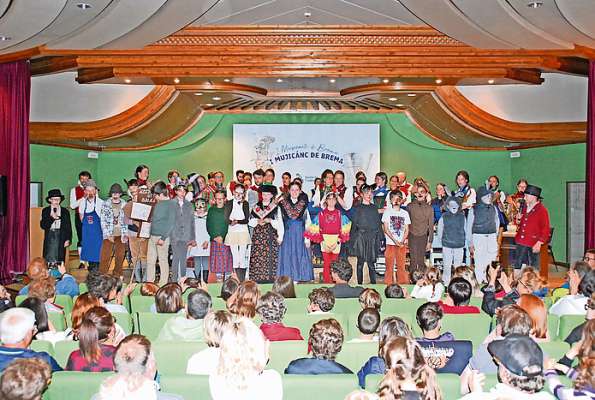 media/k2/galleries/29665/thumbs/teater_4_foliet_web.jpg