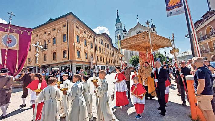 media/k2/galleries/29824/thumbs/Corpus_Domini_20250622_112208_copy_foliet_web.jpg