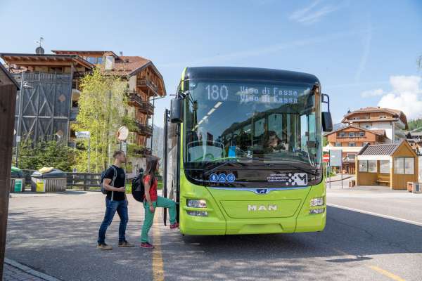 media/k2/galleries/30021/thumbs/bus_linea180_ApT_Mattia_Rizzi.jpg