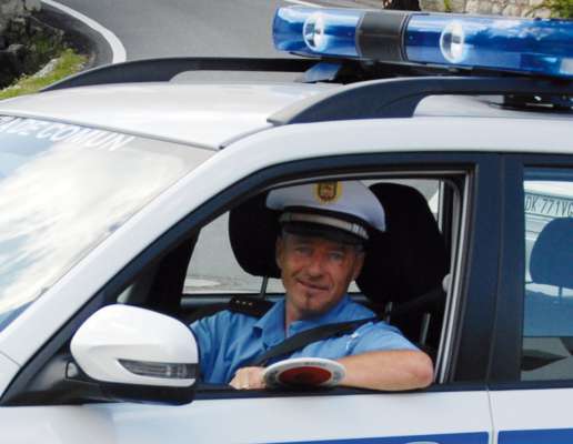 media/k2/galleries/30197/thumbs/franzdapoz_polizia.jpg